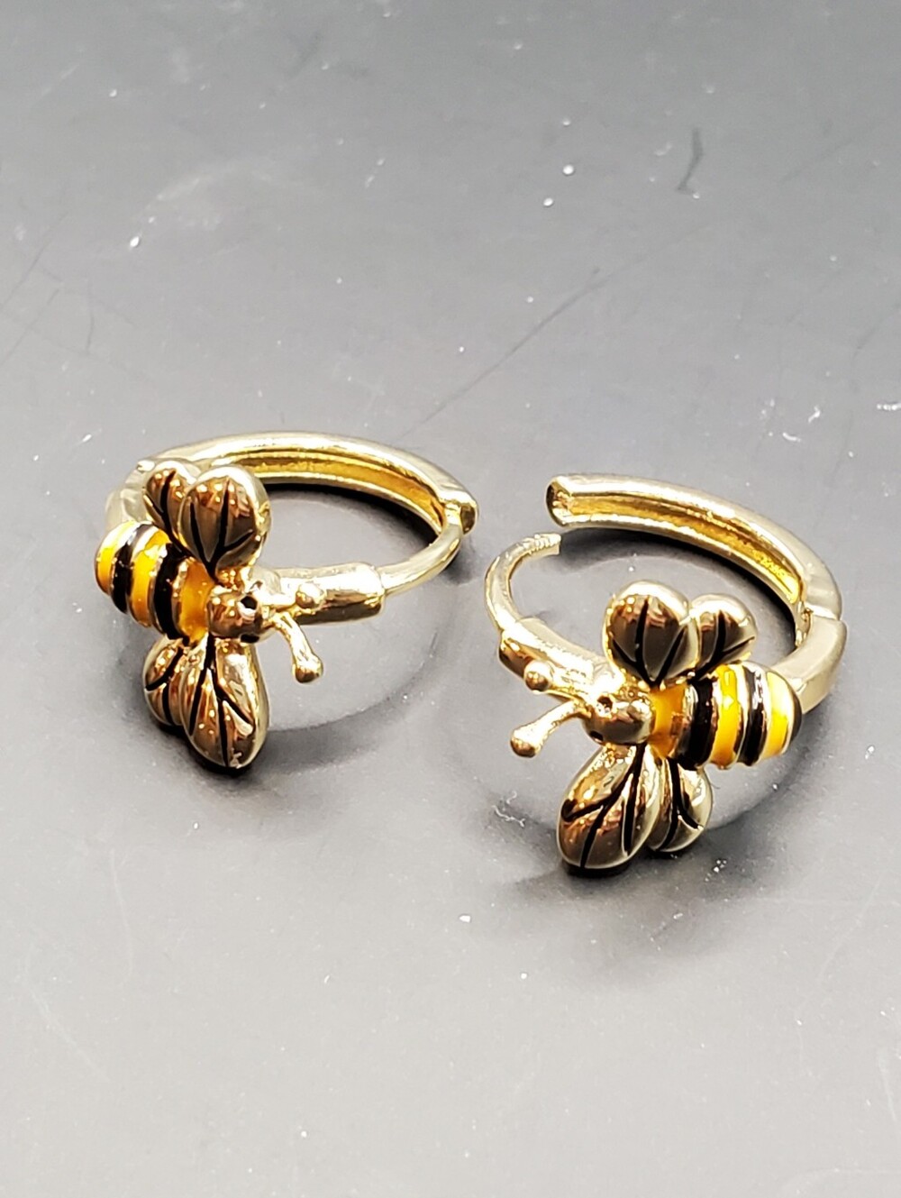 Adorable Pair Of Bumblebee Huggie Style Hoop Earrings Cottagecore New